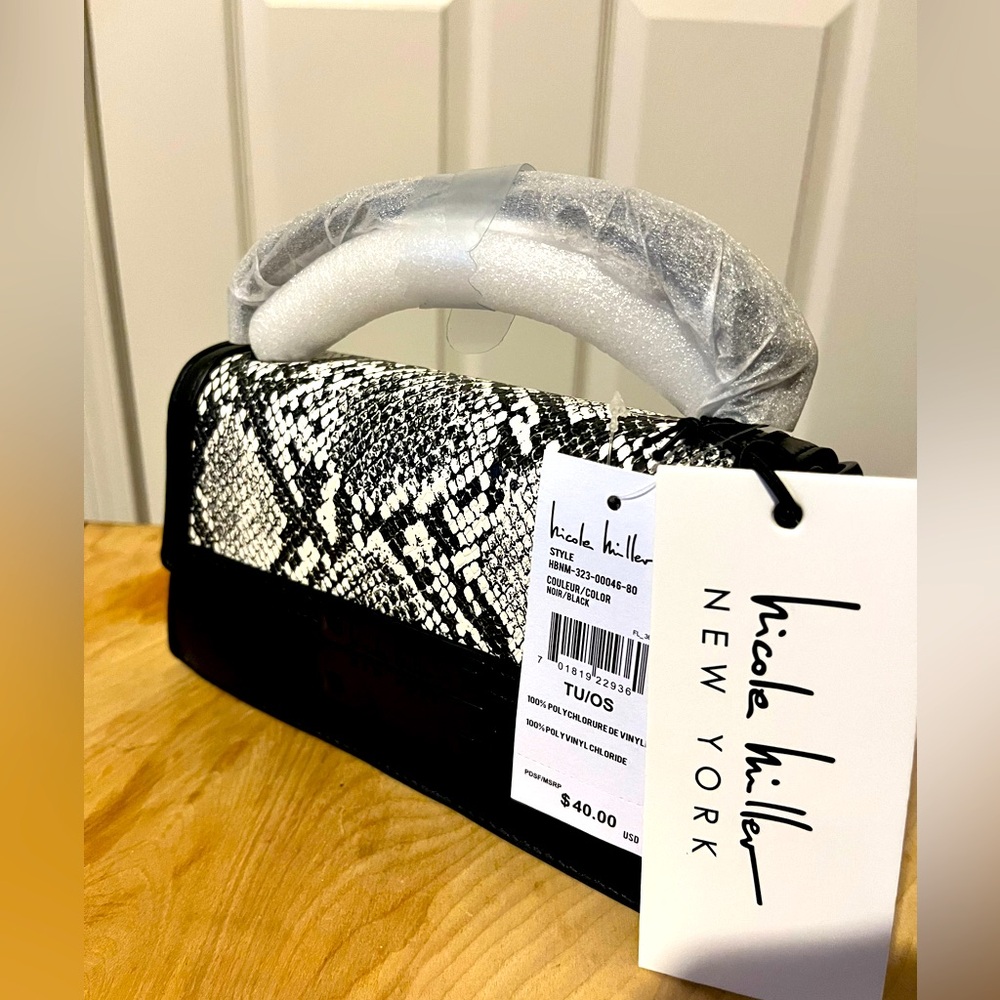 Black and white leather and snakeskin Nicole Miller clutch!! Brand new!!👜🥰👛